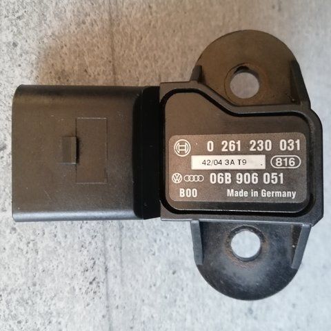 Датчик тиску у впускному колекторі Volkswagen Touran 0261230031 2199076428 фото
