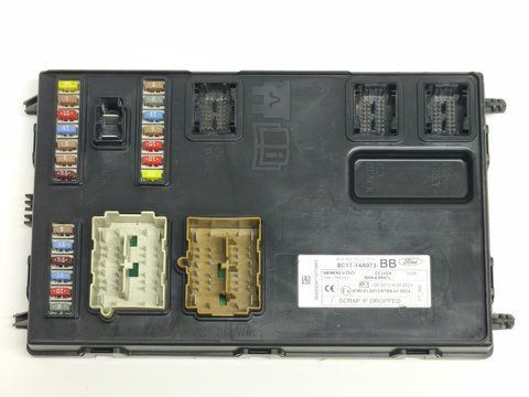 Блок предохранителей Ford Transit 8C1T14A073BB 8C1T14A073BB фото