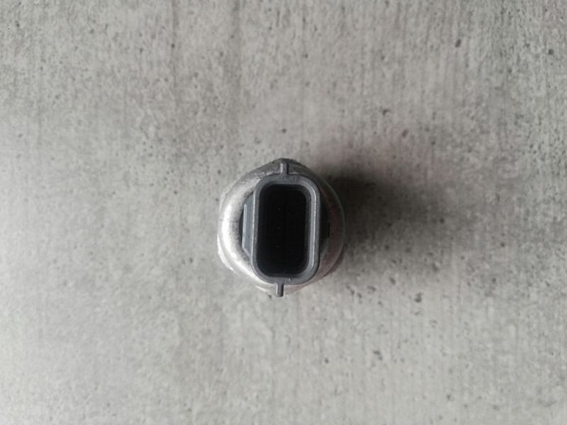 Датчик тиску кондиціонера Renault Zoe 921361722R 921361722R фото