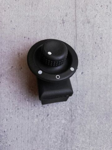 Кнопка регулювання дзеркал Renault Master 8200002442 8200002442 фото