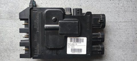 Модуль напряжения Renault Trafic 243501820R 243501820R фото