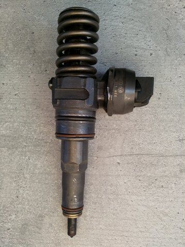 Форсунка дизельна електронна Audi A4 B6 038130073AJ 038130073AJ фото