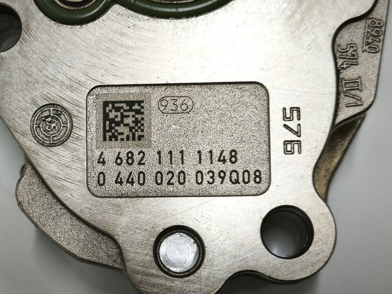 Топливный насос Opel Vivaro 8200765865 8200765865 фото