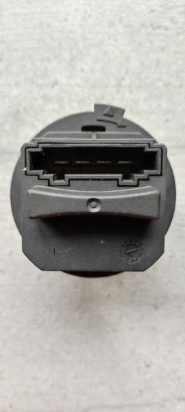 Резистор пічки Mercedes Sprinter A0008212992 A0008212992 фото