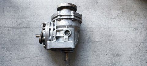 Редуктор коробки передач (роздатка) Skoda Octavia 02C409053M 02C409053M фото