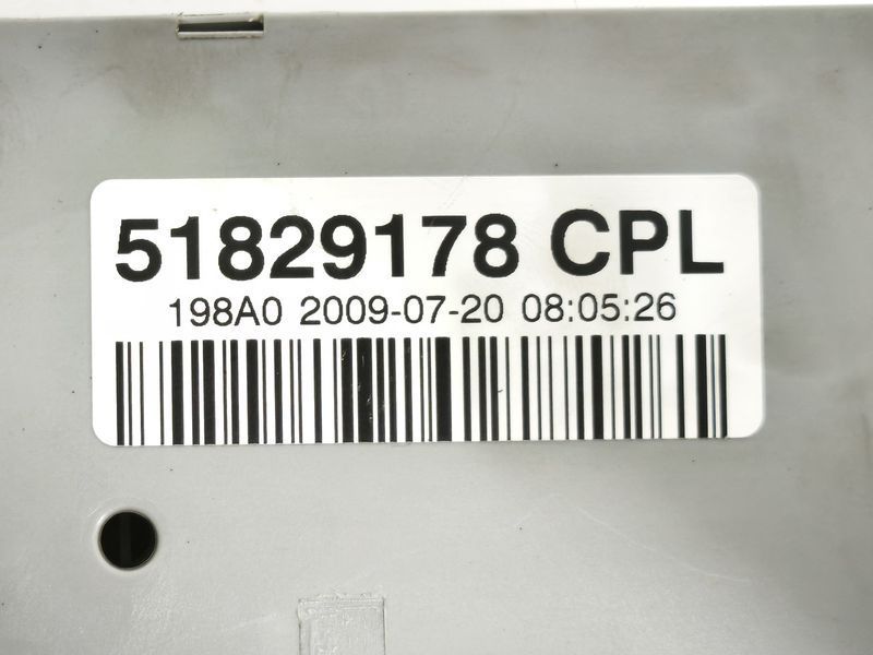 Блок запобіжників Fiat Bravo 51829178 406626 3085355187 фото