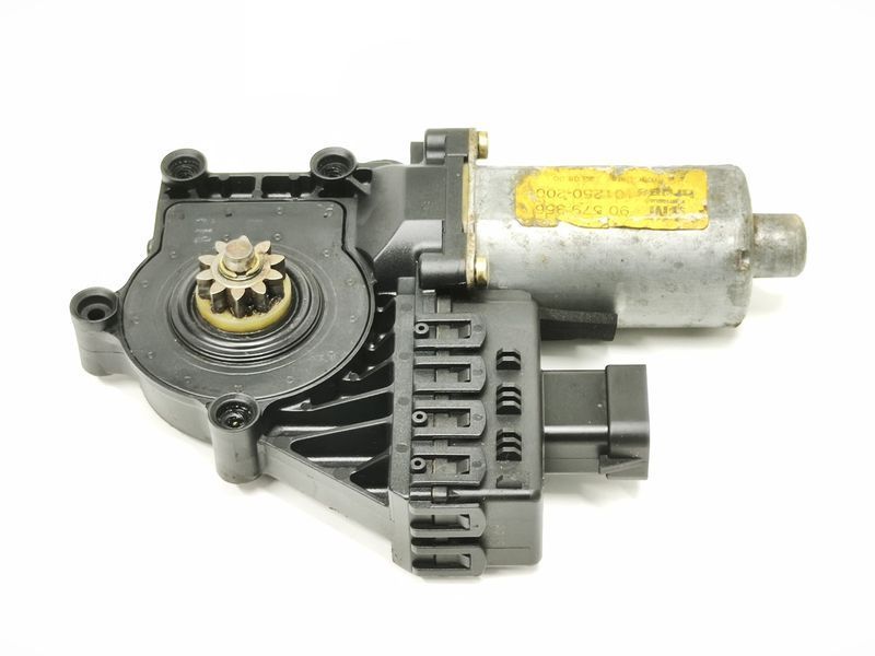 Моторчик склопідіймача передніх правих дверей Opel Zafira A 90579356 0 130 821 769 2217479597 фото