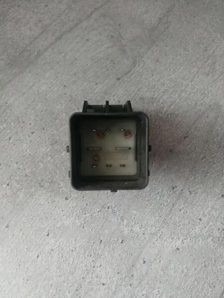 Реле свечей накала Citroen Berlingo B9 9640469680 9640469680 фото