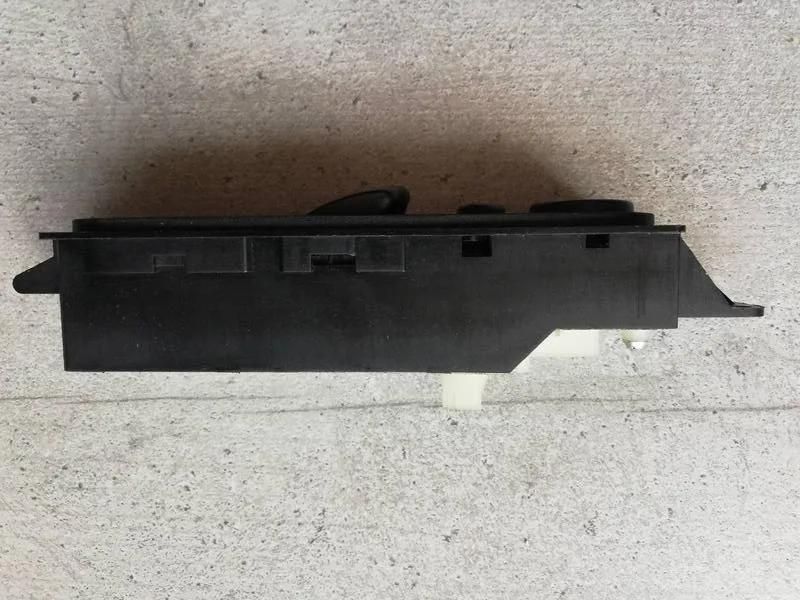 Кнопка склопідйомника лівих дверей Volkswagen Crafter 9065450213 9065450213 фото