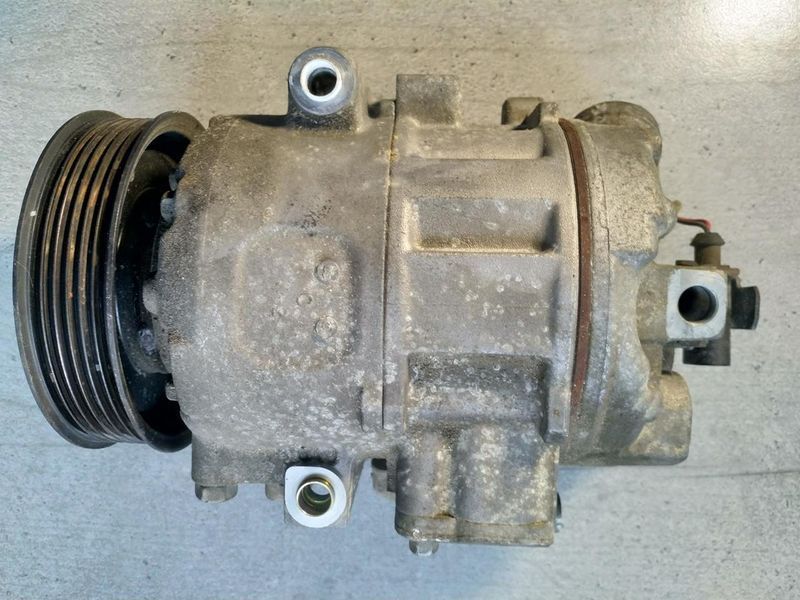 Компресор кондиціонера Skoda Fabia 6Q0820803D 6Q0820803D фото