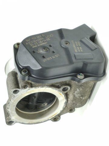 Дроссельная заслонка Volkswagen Passat B6 2.0FSI 06F133062G 06F133062G фото
