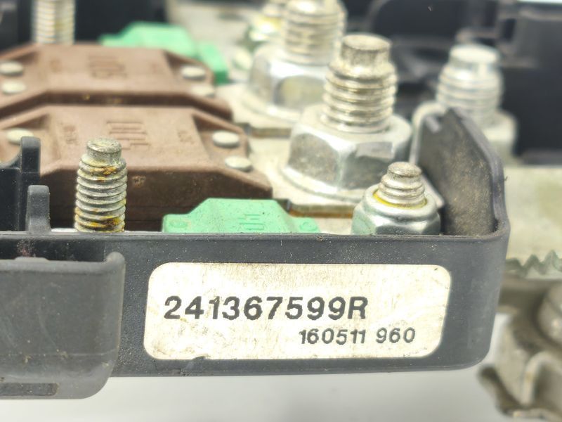 Клемма аккумулятора "PLUS " Renault Kangoo 241367599R 241367599R фото