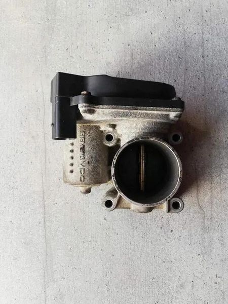 Дросельна заслінка Skoda Fabia 1.2-1.4i 03C133062B 03C133062B фото