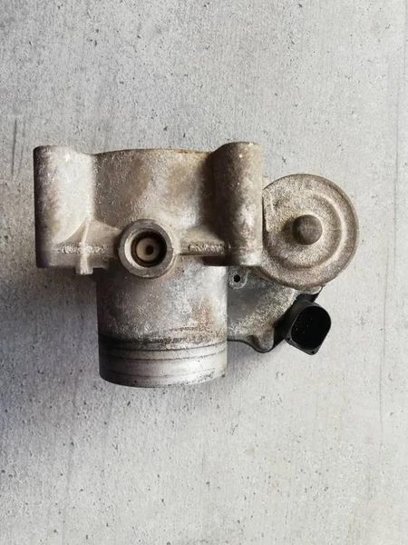 Дросельна заслінка Skoda Fabia 1.2-1.4i 03C133062B 03C133062B фото