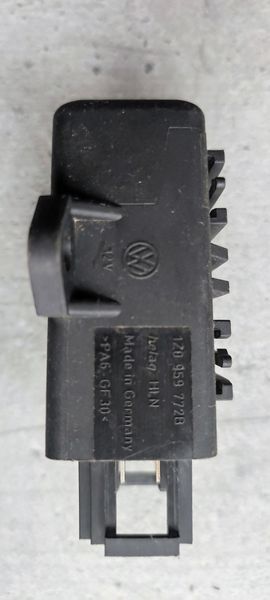 Блок підігріву сидінь Volkswagen Touareg 1Z0959772B 1Z0959772B фото