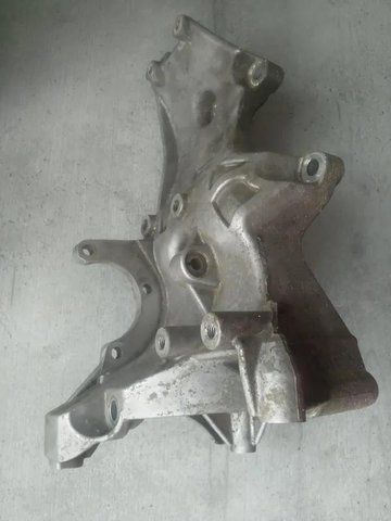 Кронштейн кріплення кондиціонера Audi A4 B6 06D903143C 06D903143C фото