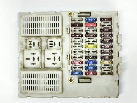 Блок предохранителей Ford Connect 7T1T14A073BA 7T1T14A073BA фото