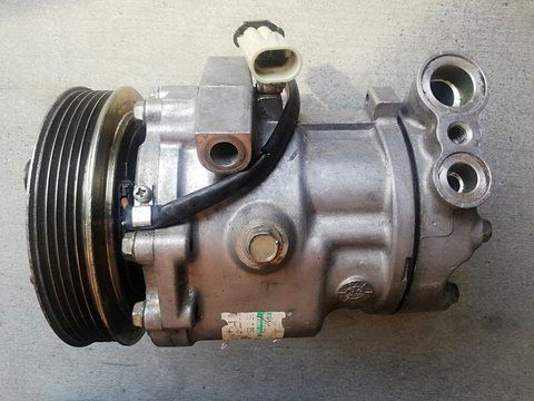 Компресор кондиціонера Opel Combo 24461719 24461719 фото