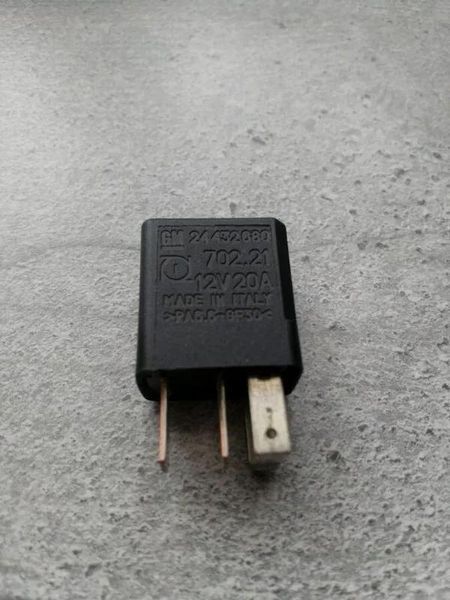 Реле вентилятора Opel Vectra B 24432680 24432680 фото