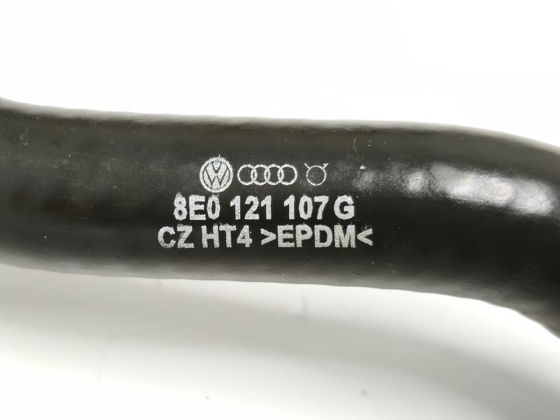 Патрубок охлаждающей жидкости Audi A4 B6/B7 8E0121107G 3026365001 фото