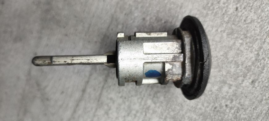 Личинка замка дверей Ford Transit 4359018 4359018 фото
