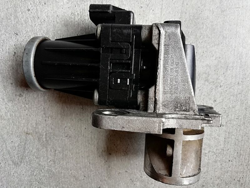 Клапан EGR Renault Kangoo 8200129863 8200129863 фото